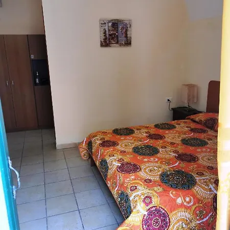 Bed & Breakfast Alba *